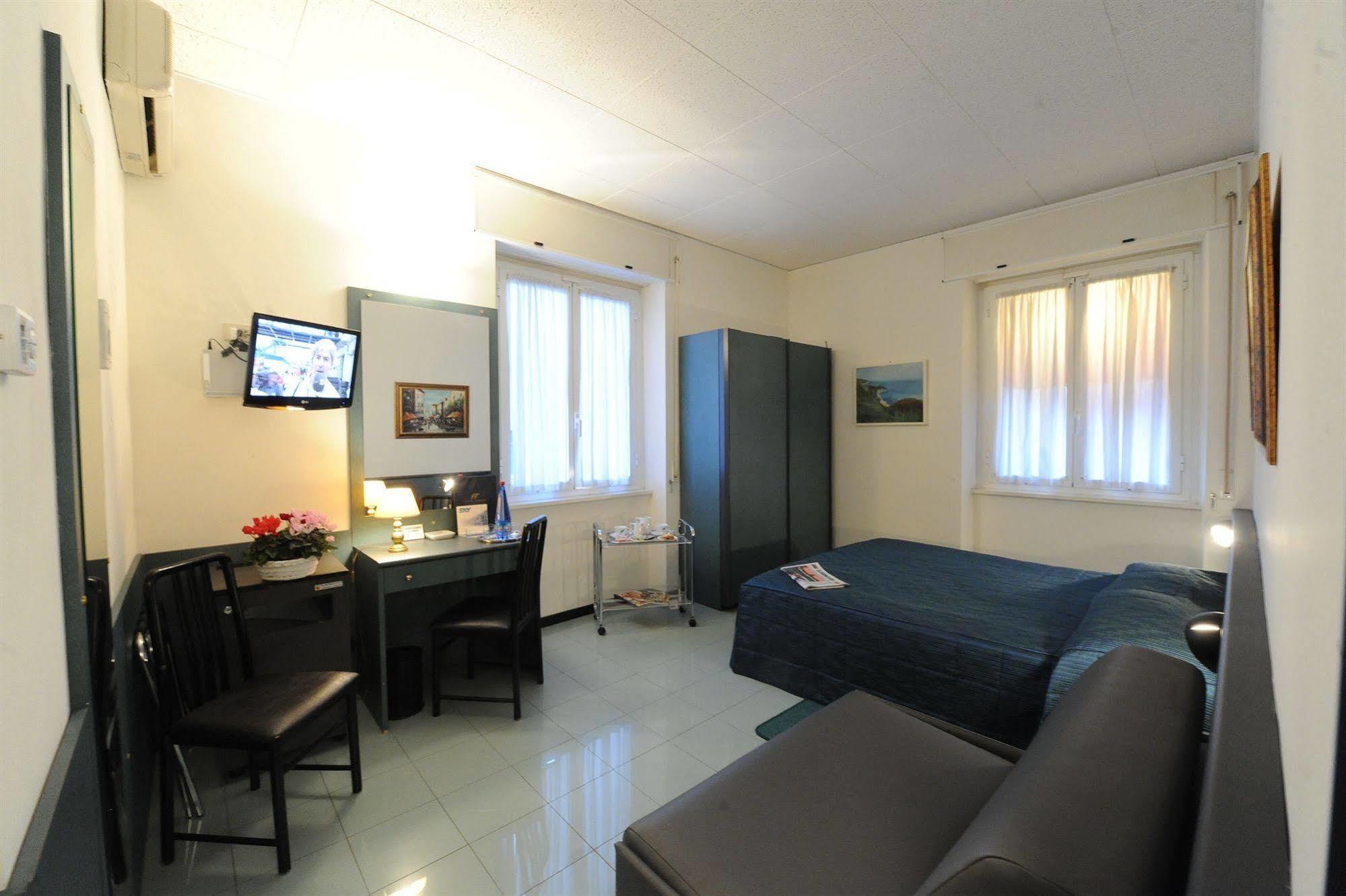 Hotel Tirreno Генуя Екстер'єр фото