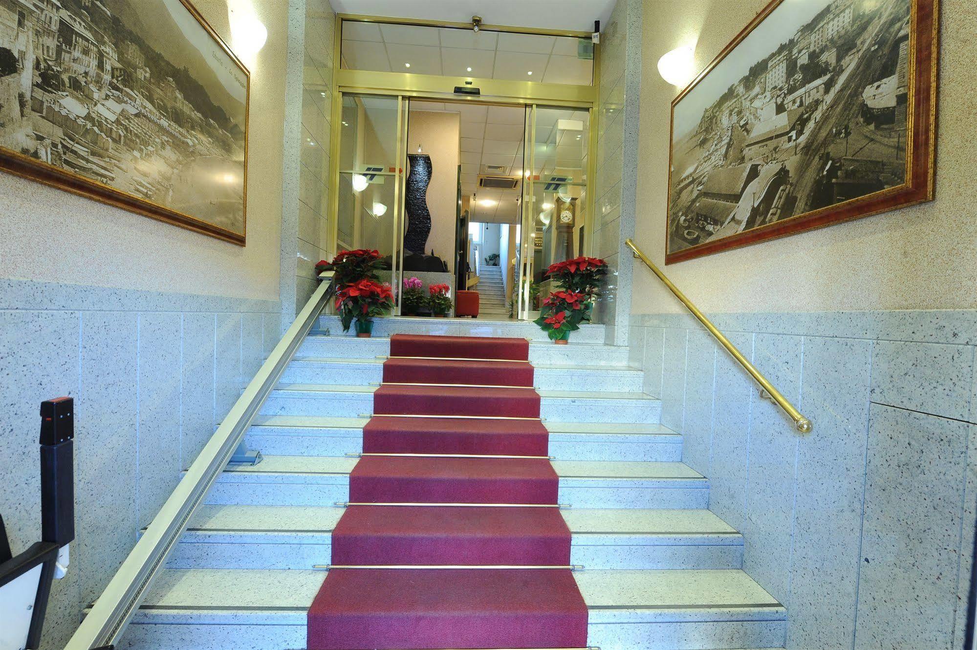 Hotel Tirreno Генуя Екстер'єр фото