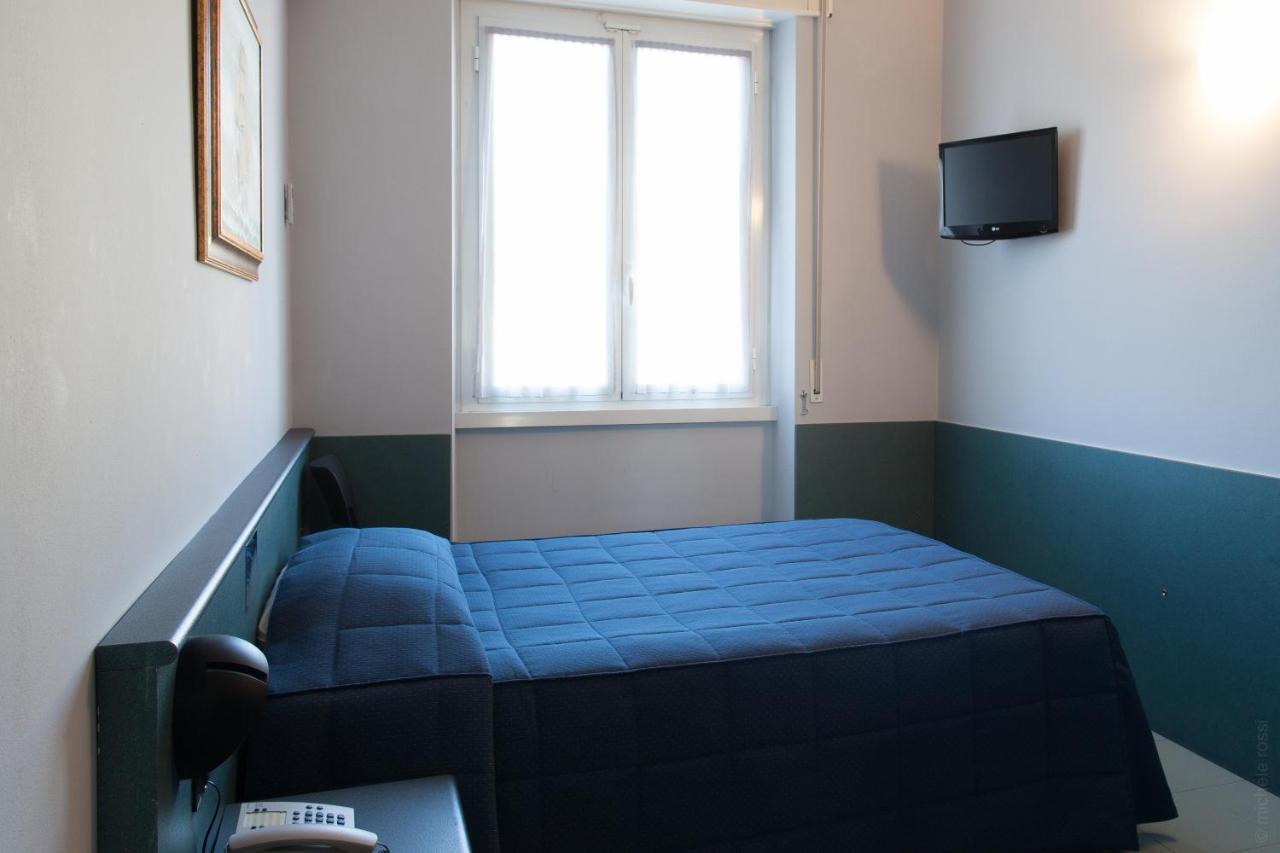 Hotel Tirreno Генуя Екстер'єр фото