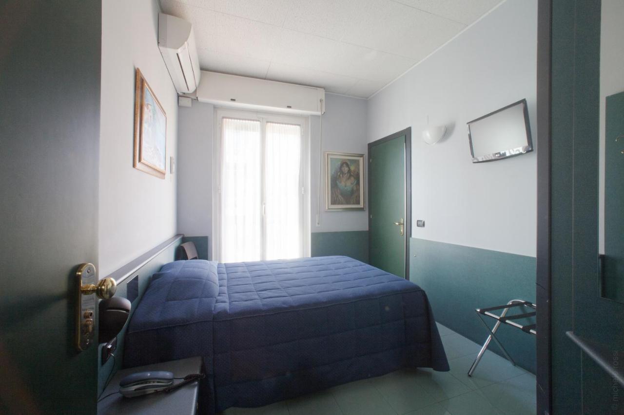 Hotel Tirreno Генуя Екстер'єр фото